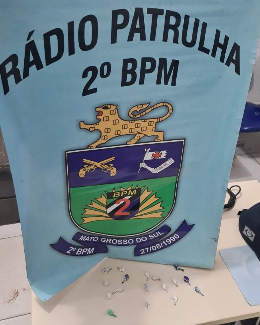 Polícia Militar apreende drogas e menor por tráfico em Três Lagoas Polícia Militar apreende drogas e menor por tráfico em Três Lagoas