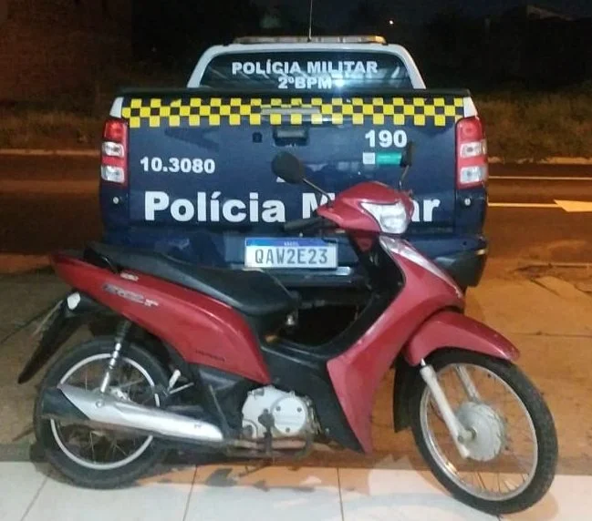 Jovem sem CNH é detido pela PM por direção perigosa em Três Lagoas Jovem sem CNH é detido pela PM por direção perigosa em Três Lagoas