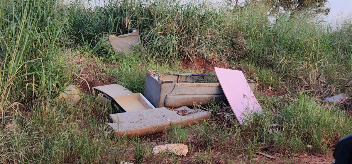 TERRENO SUJO: Prefeitura de Três Lagoas coloca sete fiscais nas ruas para notificar donos de imóveis