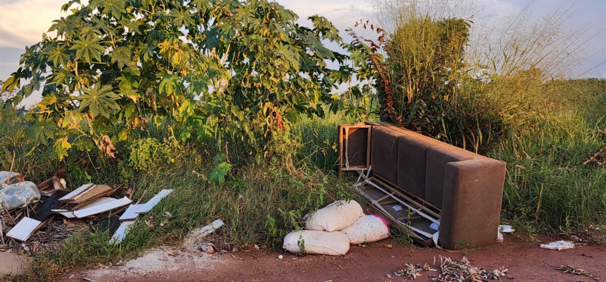 TERRENO SUJO: Prefeitura de Três Lagoas coloca sete fiscais nas ruas para notificar donos de imóveis