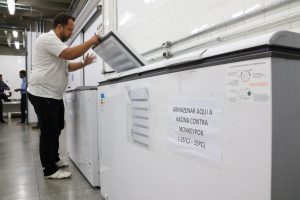 Vacinas contra a Mpox chegam ao Estado de MS e municípios selecionados devem fazer busca ativa de público-alvo Vacinas contra a Mpox chegam ao Estado de MS e municípios selecionados devem fazer busca ativa de público-alvo