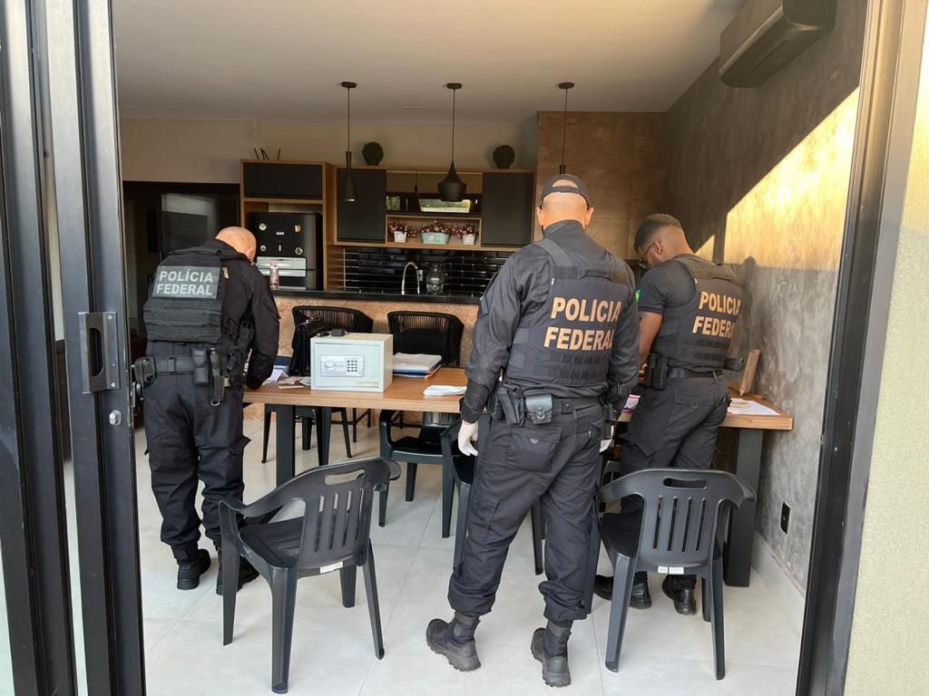 Polícia Federal deflagra Operação Bárbaros em Mato Grosso do Sul Polícia Federal deflagra Operação Bárbaros em Mato Grosso do Sul