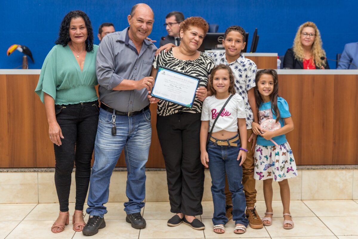 Vereadores entregam Título Artesão de Excelência durante sessão solene em Três Lagoas Vereadores entregam Título Artesão de Excelência durante sessão solene em Três Lagoas