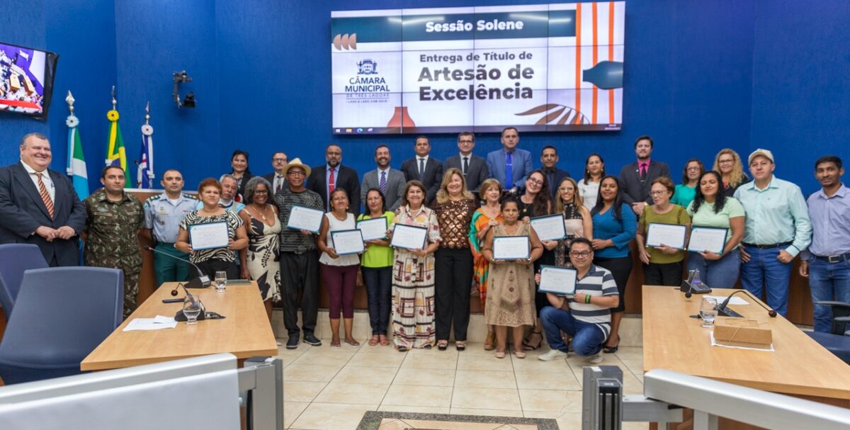 Vereadores entregam Título Artesão de Excelência durante sessão solene em Três Lagoas Vereadores entregam Título Artesão de Excelência durante sessão solene em Três Lagoas