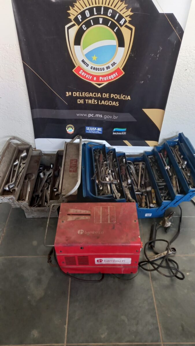 Policiais Civis e Militares recuperam veículo e produtos furtados de oficina mecânica em Três Lagoas Policiais Civis e Militares recuperam veículo e produtos furtados de oficina mecânica em Três Lagoas