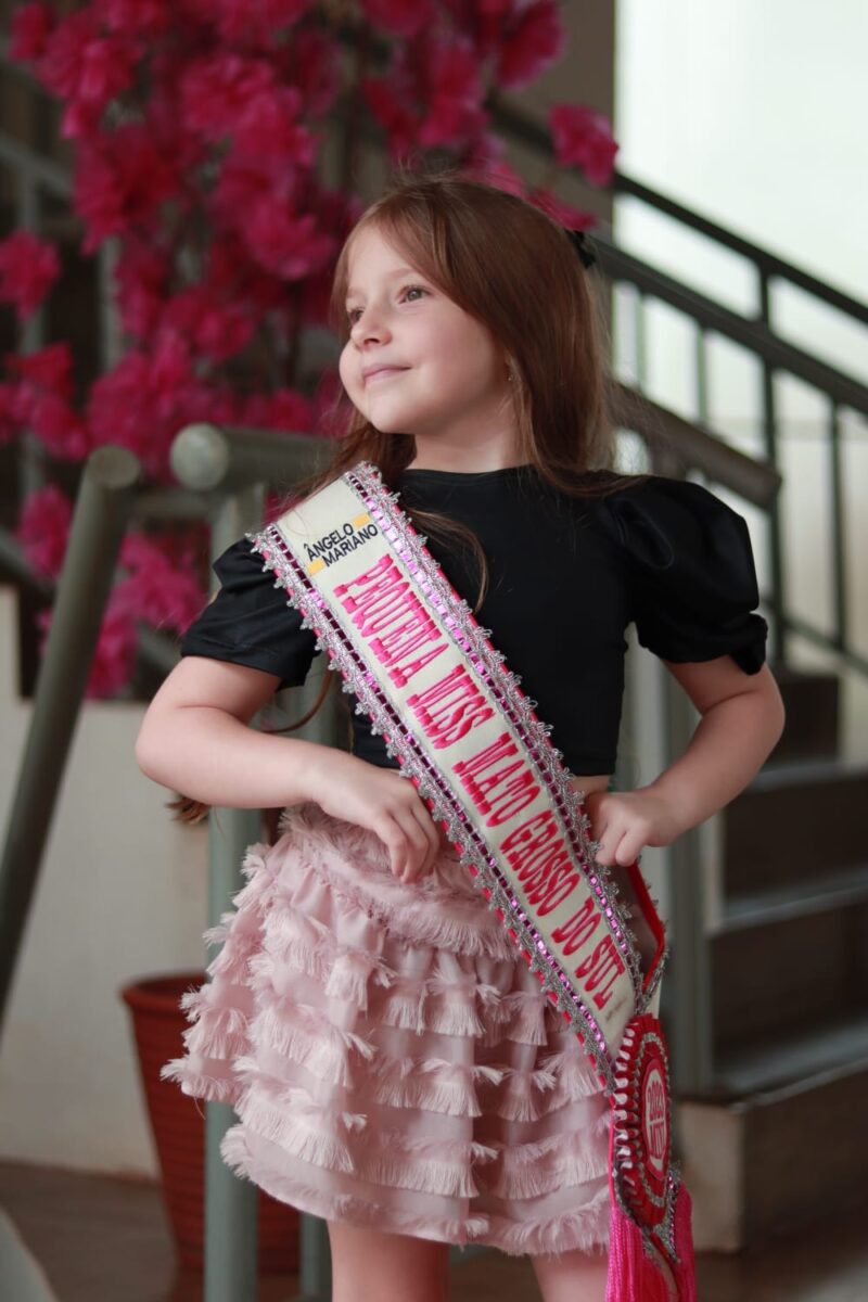 Aos 6 anos, filha de três-lagoense já conquistou 4 títulos e busca apoio para ser Mini Miss Nacional  