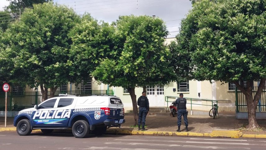 Polícia Militar intensifica Policiamento em Escolas de Três Lagoas Polícia Militar intensifica Policiamento em Escolas de Três Lagoas