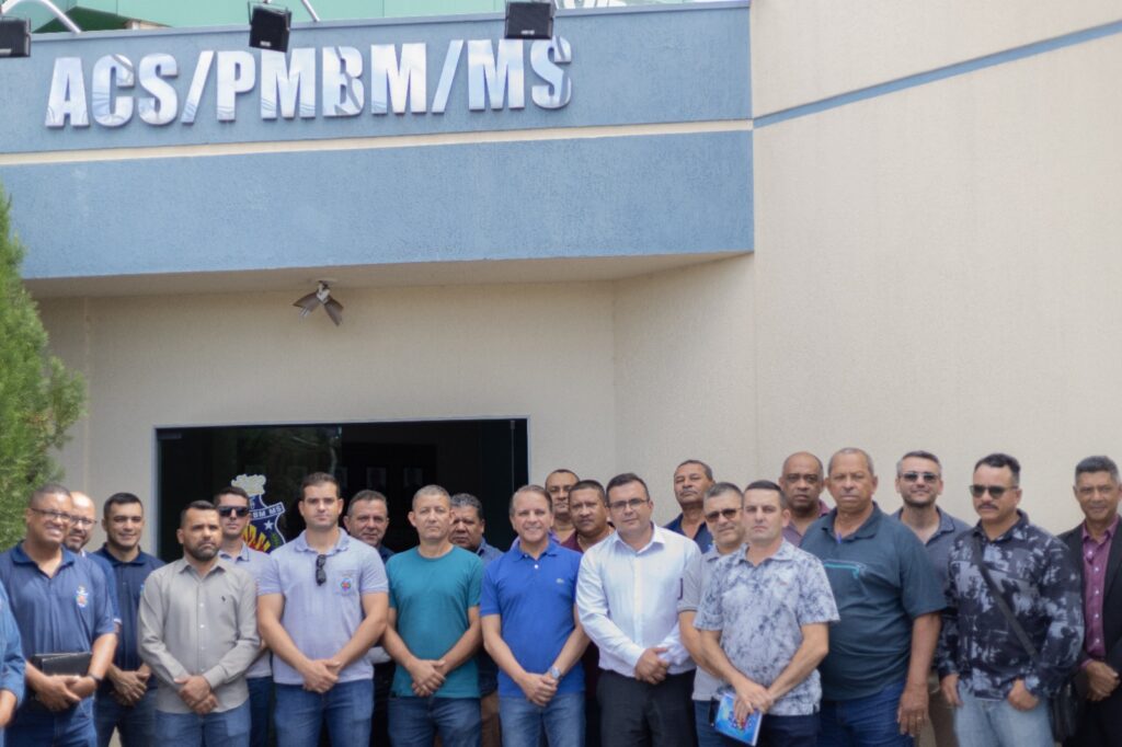 Coronel David se reúne com a diretoria da Associação de Cabos e Soldados e busca atendimento das necessidades salariais dos militares junto ao governo Coronel David se reúne com a diretoria da Associação de Cabos e Soldados e busca atendimento das necessidades salariais dos militares junto ao governo