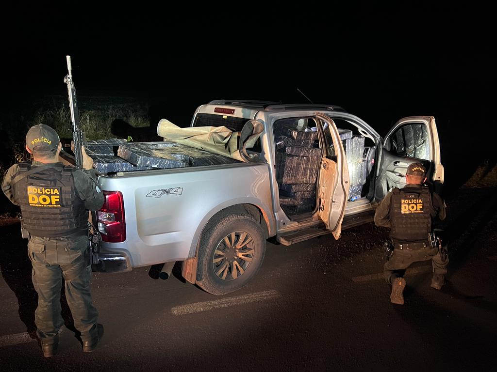DOF apreende mais de 3,6 ton de maconha em camionetas roubadas no Paraná DOF apreende mais de 3,6 ton de maconha em camionetas roubadas no Paraná