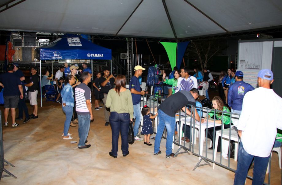 Cerca de 10 mil pessoas prestigiaram o 1º dia do Torneio de Pesca Esportiva de TL, confira a programação Cerca de 10 mil pessoas prestigiaram o 1º dia do Torneio de Pesca Esportiva de TL, confira a programação