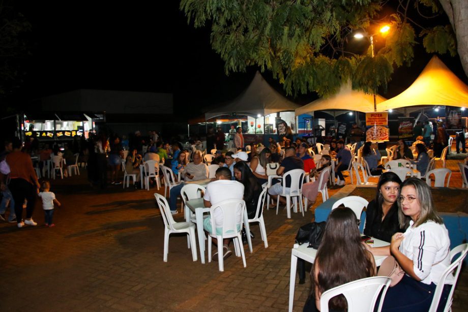 Cerca de 10 mil pessoas prestigiaram o 1º dia do Torneio de Pesca Esportiva de TL, confira a programação Cerca de 10 mil pessoas prestigiaram o 1º dia do Torneio de Pesca Esportiva de TL, confira a programação