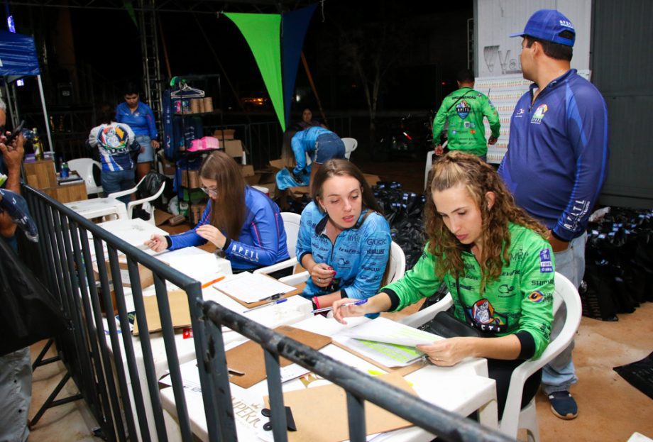 Cerca de 10 mil pessoas prestigiaram o 1º dia do Torneio de Pesca Esportiva de TL, confira a programação Cerca de 10 mil pessoas prestigiaram o 1º dia do Torneio de Pesca Esportiva de TL, confira a programação