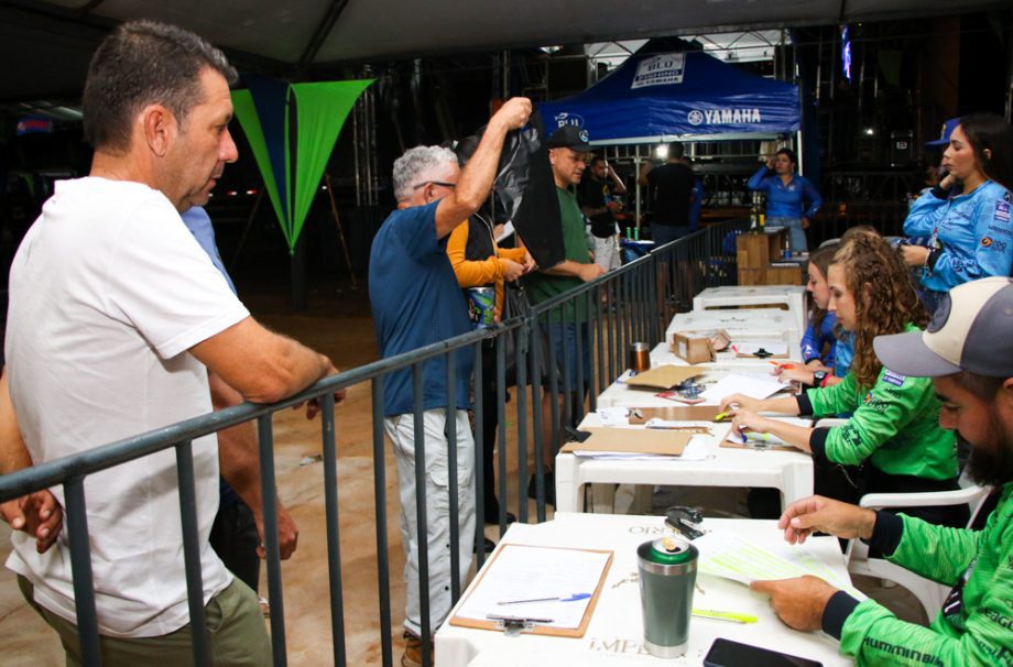 Cerca de 10 mil pessoas prestigiaram o 1º dia do Torneio de Pesca Esportiva de TL, confira a programação Cerca de 10 mil pessoas prestigiaram o 1º dia do Torneio de Pesca Esportiva de TL, confira a programação