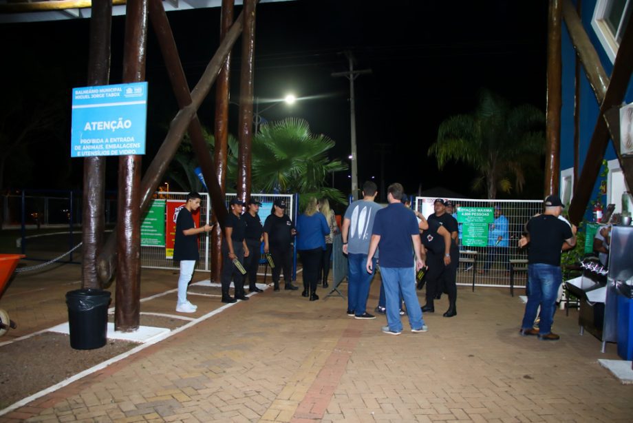 Cerca de 10 mil pessoas prestigiaram o 1º dia do Torneio de Pesca Esportiva de TL, confira a programação Cerca de 10 mil pessoas prestigiaram o 1º dia do Torneio de Pesca Esportiva de TL, confira a programação