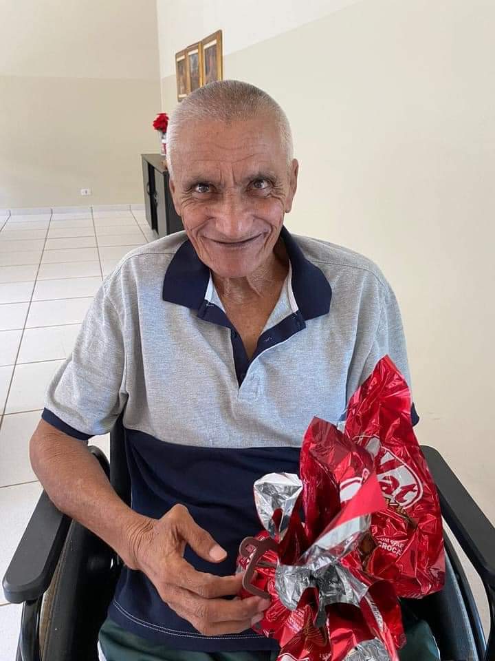 Seja um voluntário: idosos do asilo Eurípedes Barsanulfo recebem doação de ovos de Páscoa em Três Lagoas Seja um voluntário: idosos do asilo Eurípedes Barsanulfo recebem doação de ovos de Páscoa em Três Lagoas