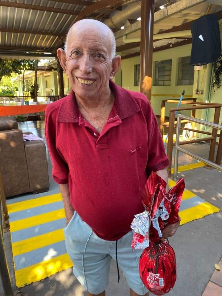 Seja um voluntário: idosos do asilo Eurípedes Barsanulfo recebem doação de ovos de Páscoa em Três Lagoas Seja um voluntário: idosos do asilo Eurípedes Barsanulfo recebem doação de ovos de Páscoa em Três Lagoas