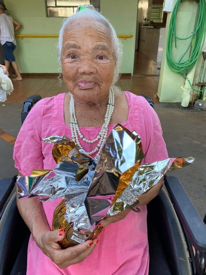 Seja um voluntário: idosos do asilo Eurípedes Barsanulfo recebem doação de ovos de Páscoa em Três Lagoas Seja um voluntário: idosos do asilo Eurípedes Barsanulfo recebem doação de ovos de Páscoa em Três Lagoas