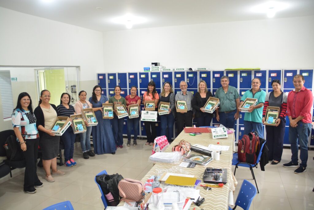 Prefeitura de Bataguassu investe em educação e entrega kits escolares personalizados para estudantes da rede municipal de ensino Prefeitura de Bataguassu investe em educação e entrega kits escolares personalizados para estudantes da rede municipal de ensino