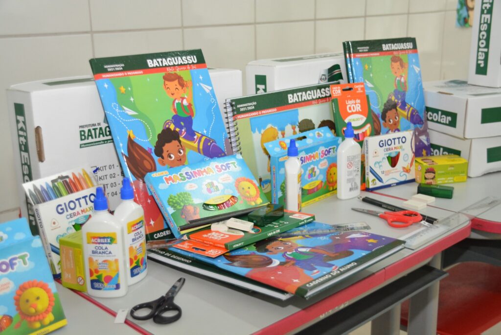 Prefeitura de Bataguassu investe em educação e entrega kits escolares personalizados para estudantes da rede municipal de ensino Prefeitura de Bataguassu investe em educação e entrega kits escolares personalizados para estudantes da rede municipal de ensino