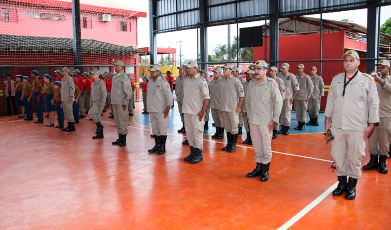 Secretários municipais prestigiam solenidade de aniversário do 5º Grupamento de Bombeiros de Três Lagoas Secretários municipais prestigiam solenidade de aniversário do 5º Grupamento de Bombeiros de Três Lagoas