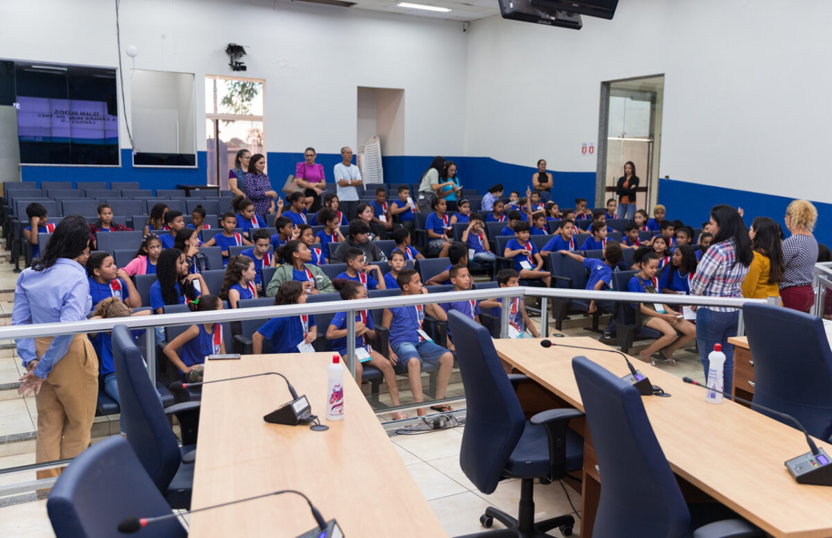 <strong>Escola do Legislativo retoma visita guiada nesta sexta</strong> <strong>Escola do Legislativo retoma visita guiada nesta sexta</strong>