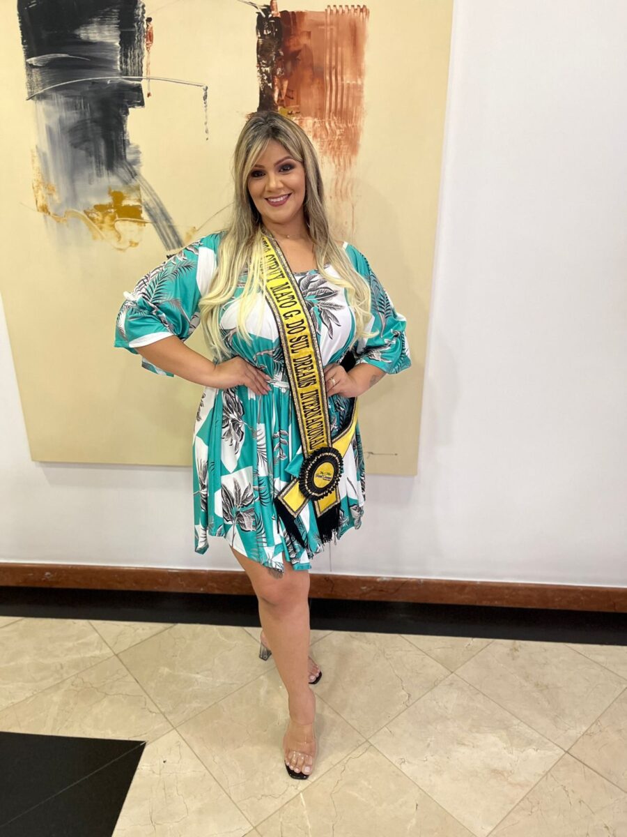 Miss de Ribas do Rio Pardo ganha título nacional e busca parcerias para participar de concurso internacional