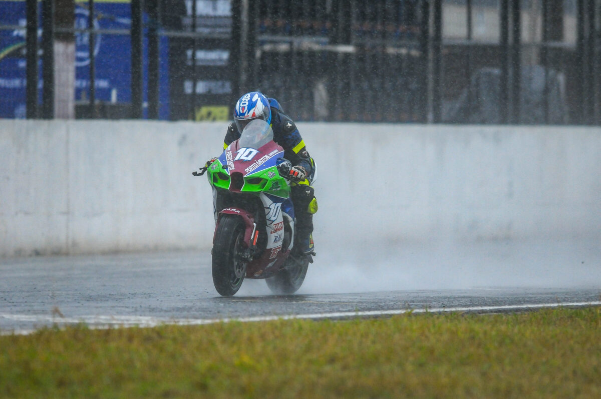 Debaixo de muita chuva, Ton Kawakami vence mais uma na Moto 1000 GP Debaixo de muita chuva, Ton Kawakami vence mais uma na Moto 1000 GP