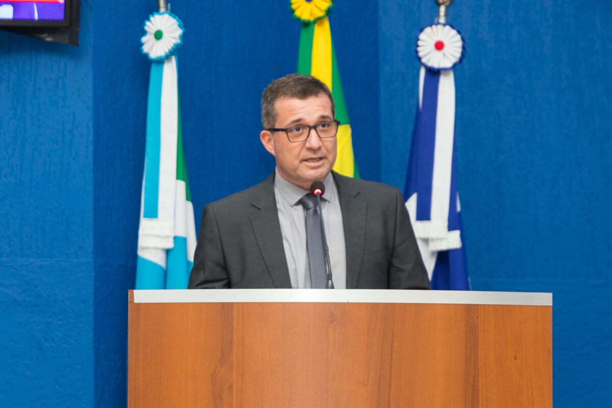Câmara outorga títulos de Cidadão Três-lagoense e Cidadã Benemérita Câmara outorga títulos de Cidadão Três-lagoense e Cidadã Benemérita