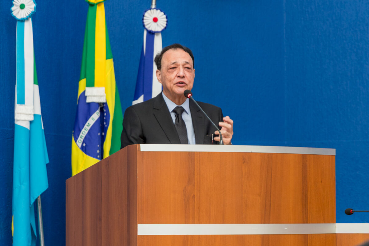 Câmara outorga títulos de Cidadão Três-lagoense e Cidadã Benemérita Câmara outorga títulos de Cidadão Três-lagoense e Cidadã Benemérita