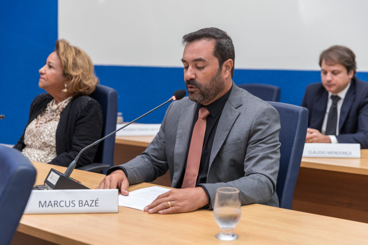 Câmara outorga títulos de Cidadão Três-lagoense e Cidadã Benemérita Câmara outorga títulos de Cidadão Três-lagoense e Cidadã Benemérita