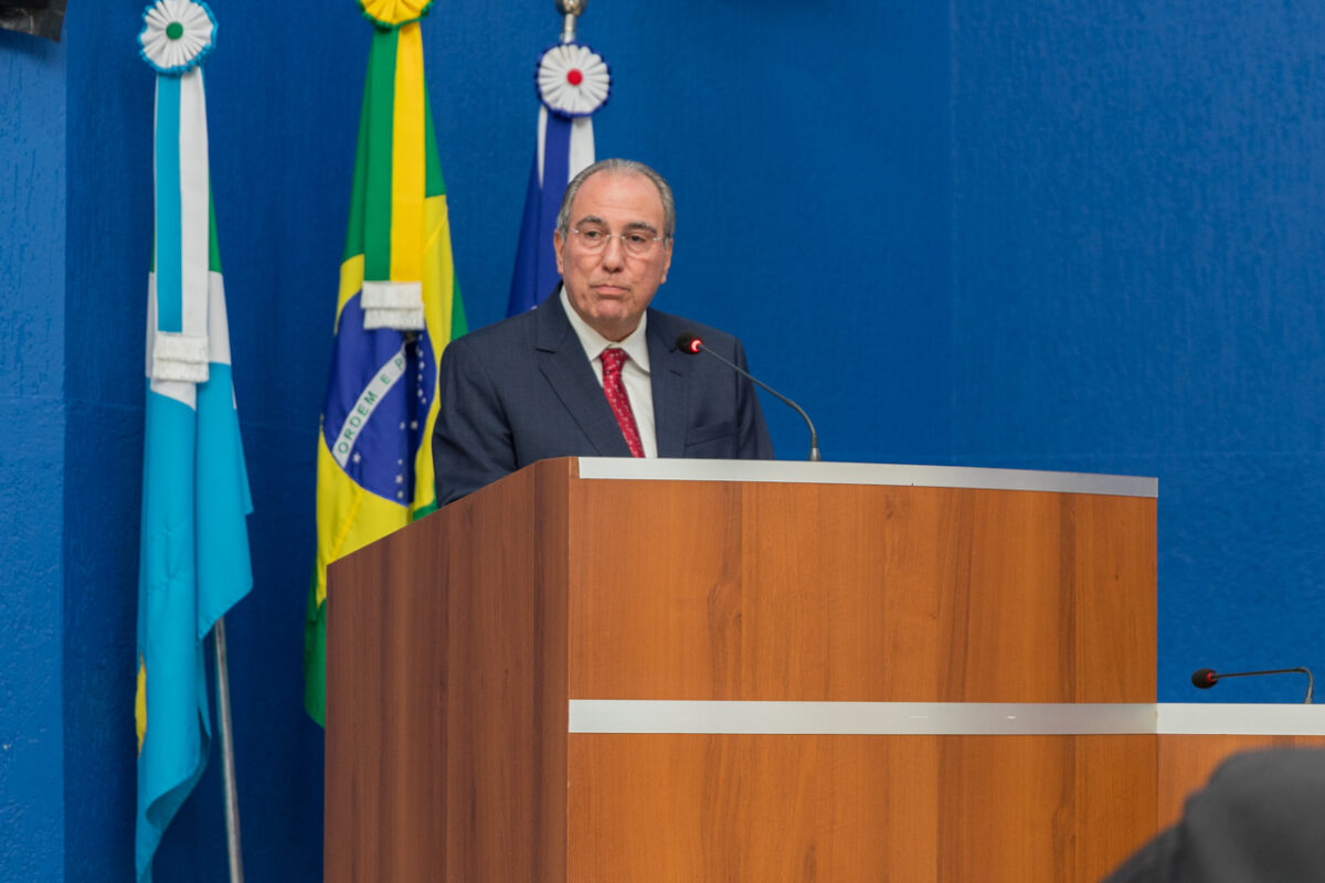 Câmara outorga títulos de Cidadão Três-lagoense e Cidadã Benemérita Câmara outorga títulos de Cidadão Três-lagoense e Cidadã Benemérita