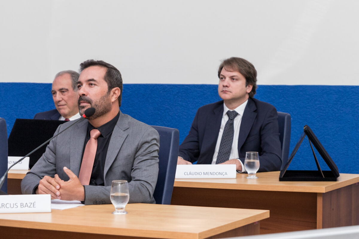 Câmara outorga títulos de Cidadão Três-lagoense e Cidadã Benemérita Câmara outorga títulos de Cidadão Três-lagoense e Cidadã Benemérita