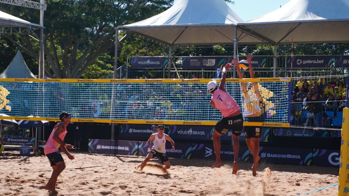 Atletas de MS vão ao pódio na etapa do Circuito Brasileiro de Vôlei de Praia em Campo Grande Atletas de MS vão ao pódio na etapa do Circuito Brasileiro de Vôlei de Praia em Campo Grande