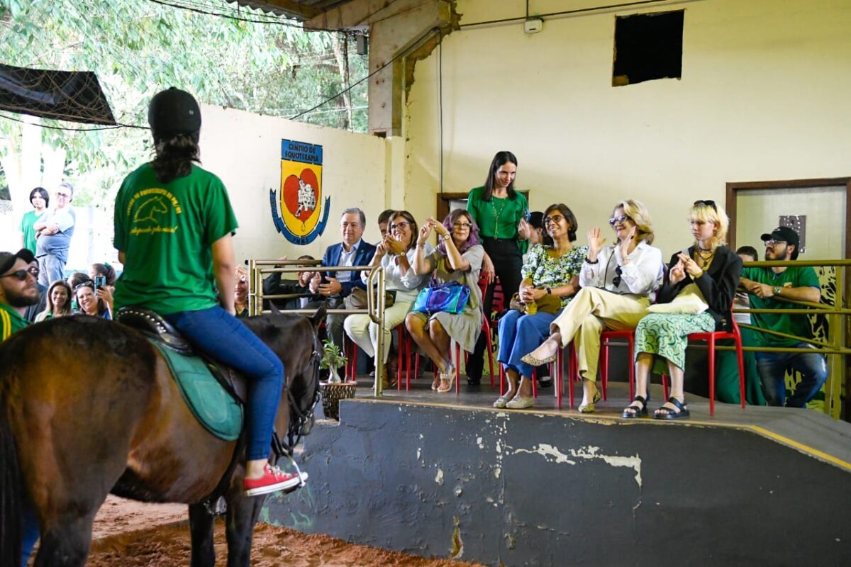Cultura, turismo, artesanato e projetos sociais de MS são apresentados para comitiva diplomática da UE Cultura, turismo, artesanato e projetos sociais de MS são apresentados para comitiva diplomática da UE