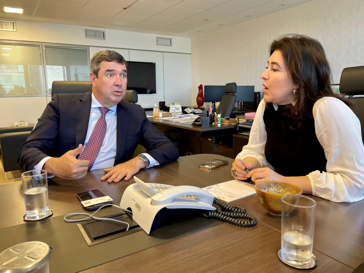 Governador se reúne com ministros e reforça parcerias com União para potencializar projetos de habitação Governador se reúne com ministros e reforça parcerias com União para potencializar projetos de habitação