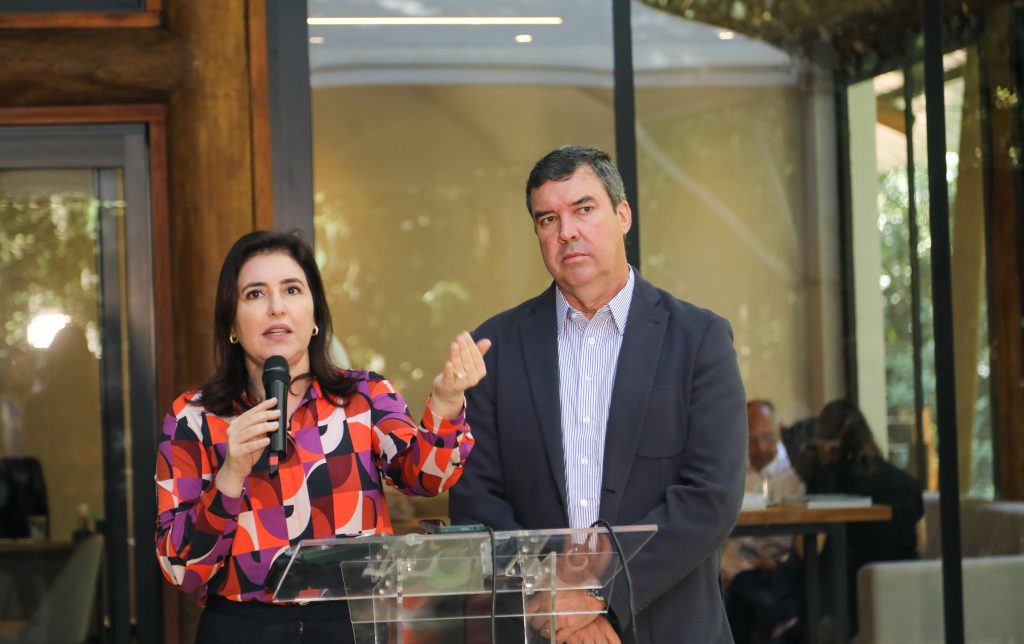 Governador de MS, secretários e ministra Simone traçam estratégias para o Estado Governador de MS, secretários e ministra Simone traçam estratégias para o Estado