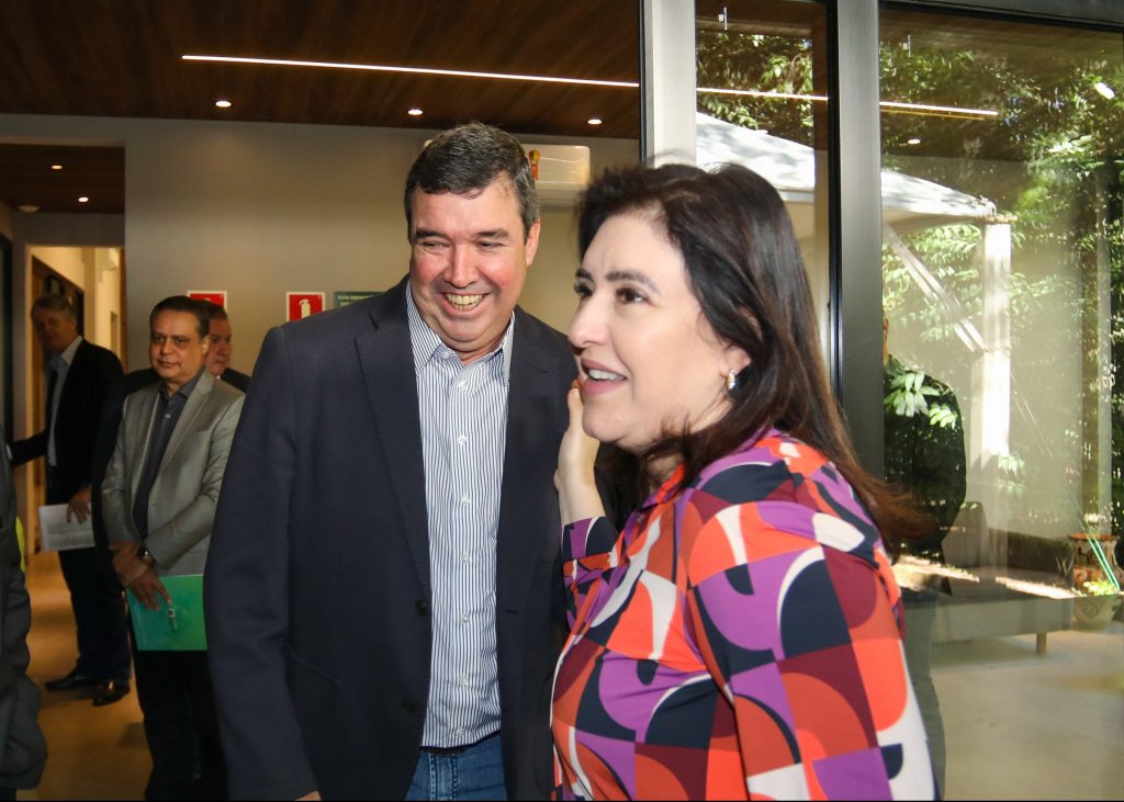 Governador de MS, secretários e ministra Simone traçam estratégias para o Estado Governador de MS, secretários e ministra Simone traçam estratégias para o Estado