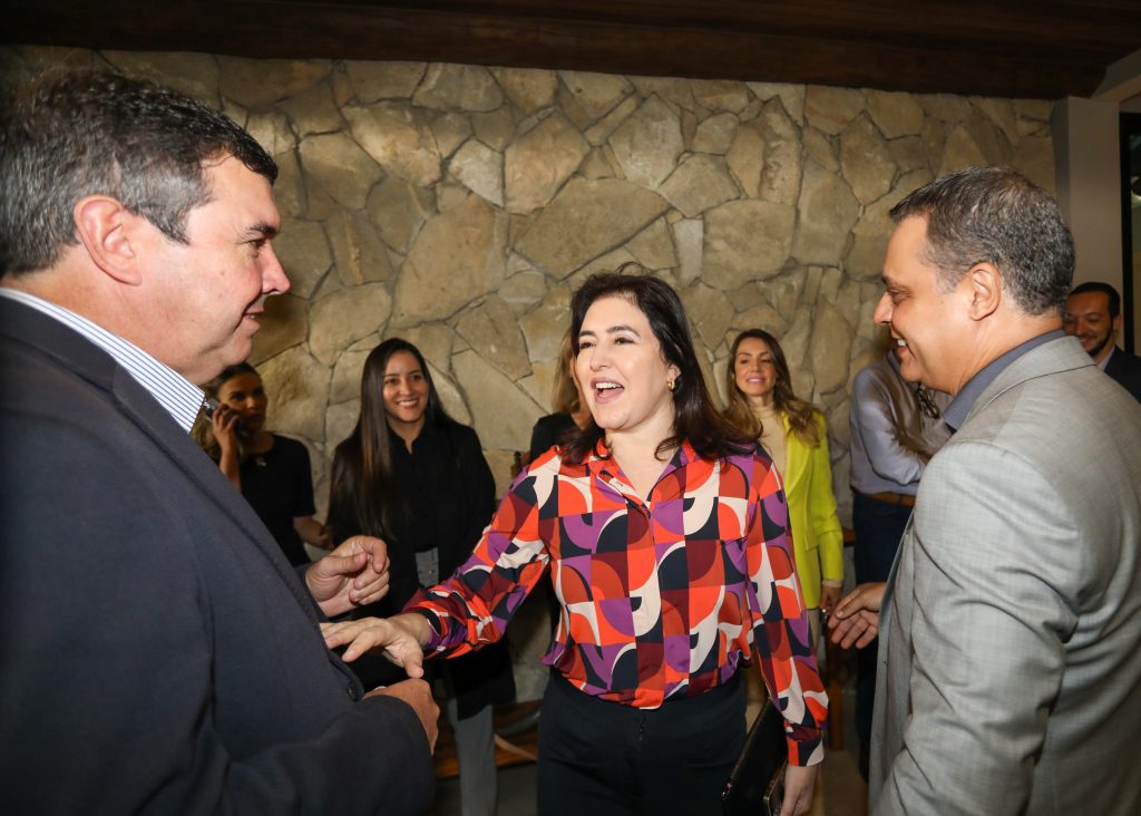 Governador de MS, secretários e ministra Simone traçam estratégias para o Estado Governador de MS, secretários e ministra Simone traçam estratégias para o Estado