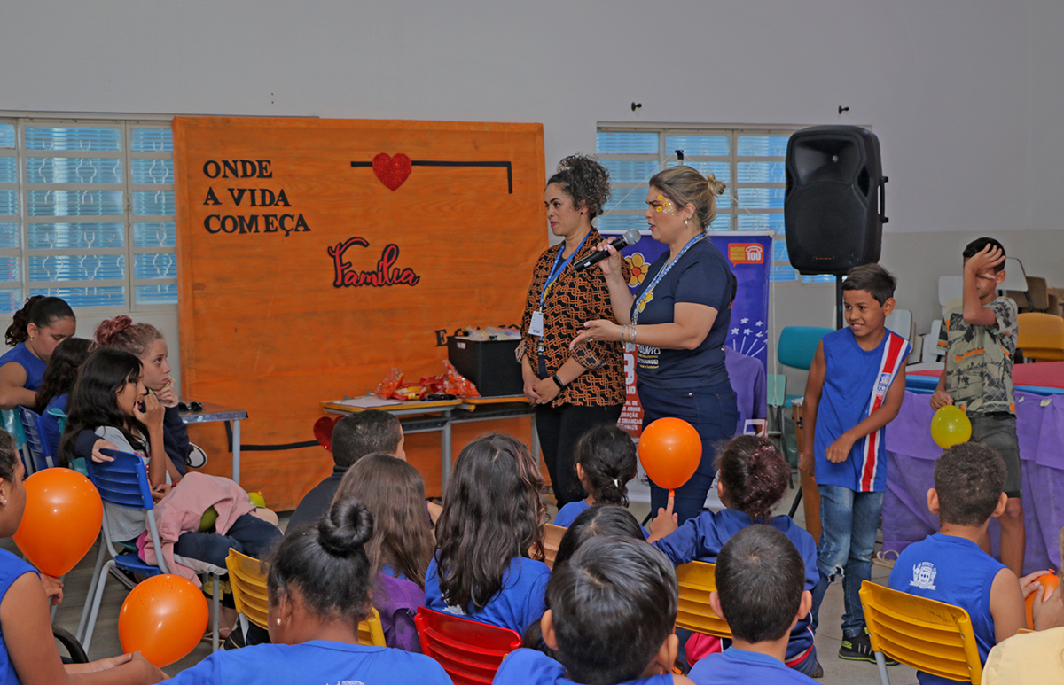 Equipe do CREAS leva palestra sobre combate ao abuso e exploração sexual de crianças e adolescentes aos alunos da E.M General Nelson