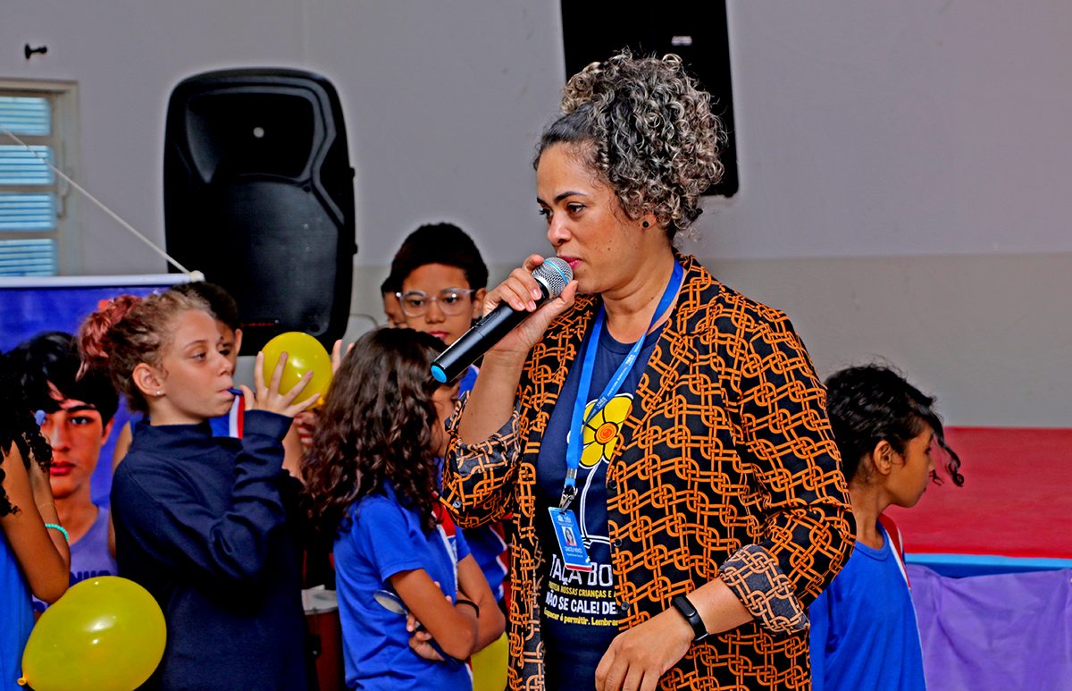 Equipe do CREAS leva palestra sobre combate ao abuso e exploração sexual de crianças e adolescentes aos alunos da E.M General Nelson