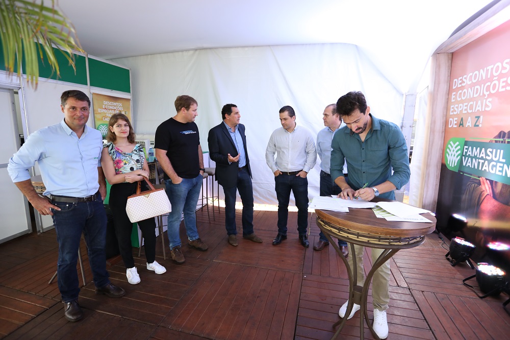 Suzano e Famasul firmam parceria para expandir projetos de geração de renda em Ribas do Rio Pardo Suzano e Famasul firmam parceria para expandir projetos de geração de renda em Ribas do Rio Pardo