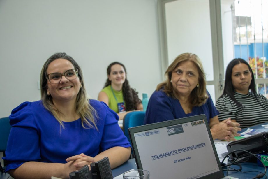 PROCON de TL capacita equipe de Inocência para implantação do órgão naquele Município PROCON de TL capacita equipe de Inocência para implantação do órgão naquele Município