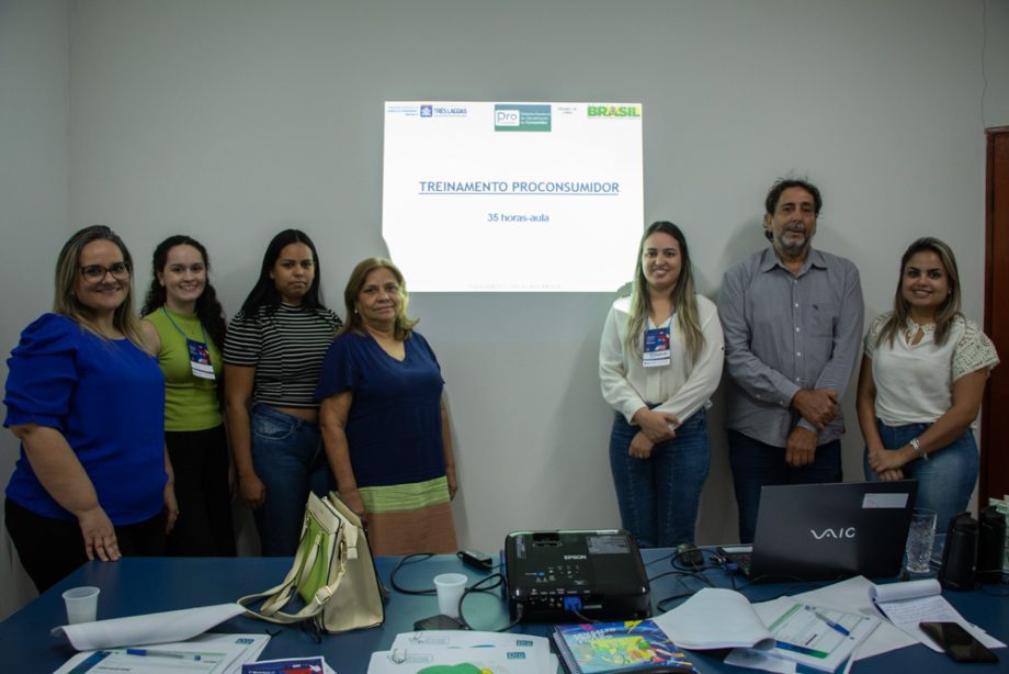 PROCON de TL capacita equipe de Inocência para implantação do órgão naquele Município PROCON de TL capacita equipe de Inocência para implantação do órgão naquele Município