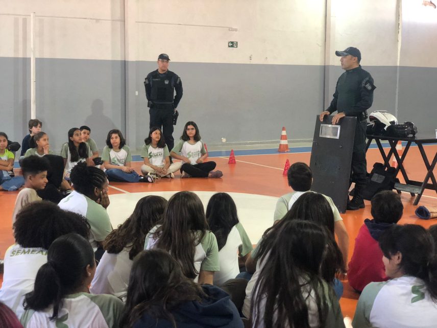 Polícia Militar participa de palestra na Escola Batista Semear em Três Lagoas Polícia Militar participa de palestra na Escola Batista Semear em Três Lagoas