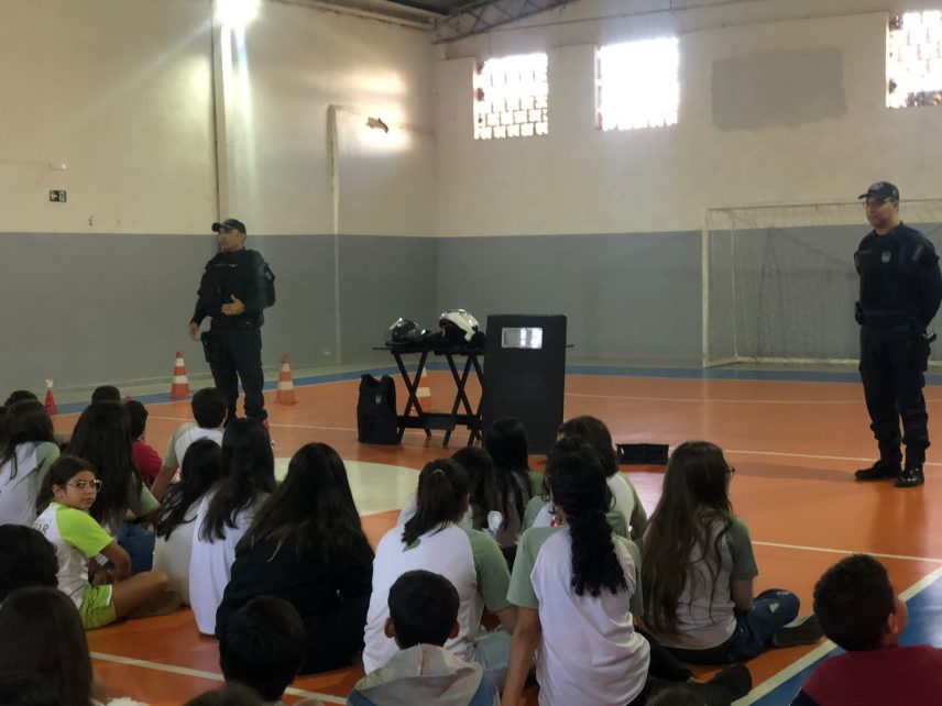 Polícia Militar participa de palestra na Escola Batista Semear em Três Lagoas Polícia Militar participa de palestra na Escola Batista Semear em Três Lagoas