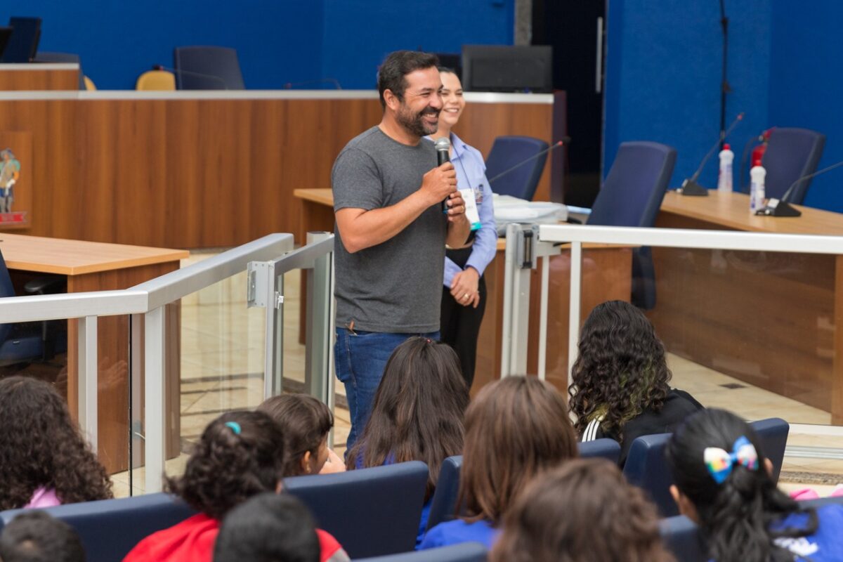 <strong>Mais alunos da escola Filinto Muller tenham a oportunidade de conhecer a Câmara e vereadores</strong>
