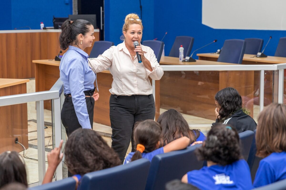 <strong>Mais alunos da escola Filinto Muller tenham a oportunidade de conhecer a Câmara e vereadores</strong>