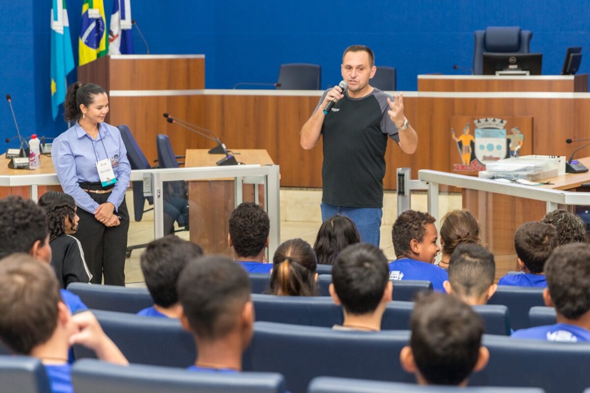 <strong>Mais alunos da escola Filinto Muller tenham a oportunidade de conhecer a Câmara e vereadores</strong>
