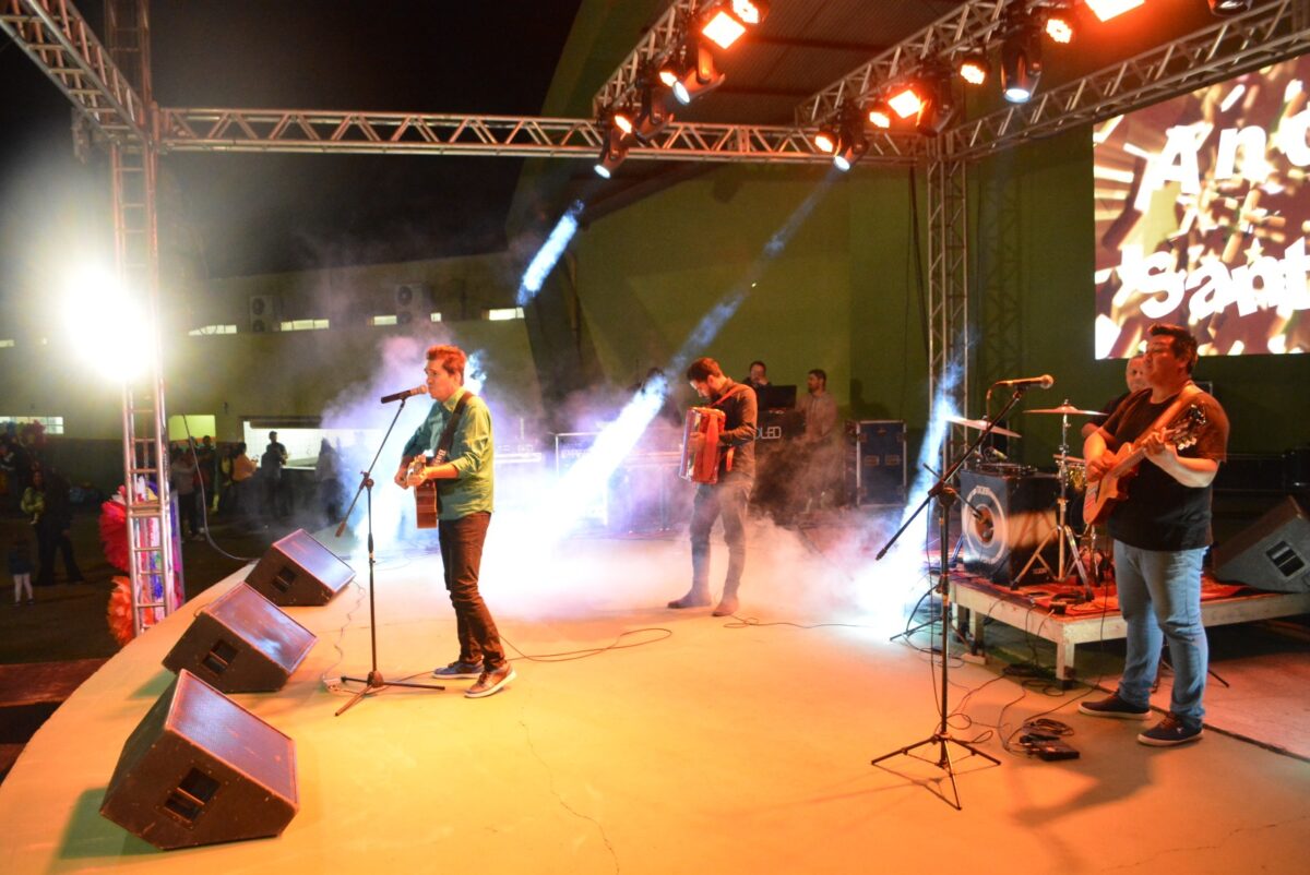 <strong>Com grande show, Prefeitura celebra Dia das Mães em Bataguassu</strong> <strong>Com grande show, Prefeitura celebra Dia das Mães em Bataguassu</strong>