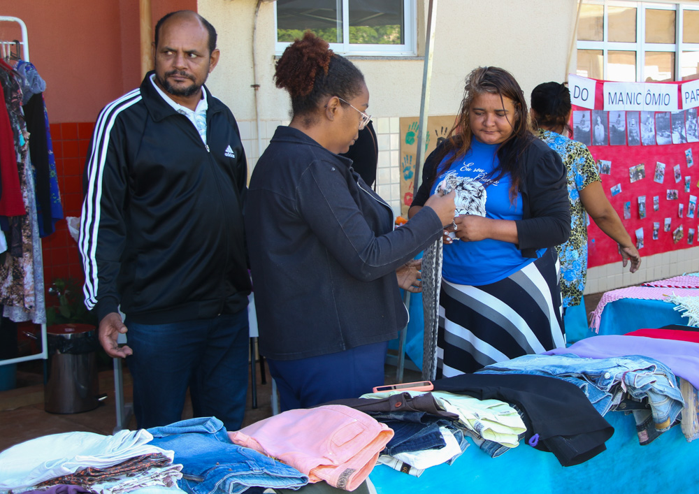 CAPS II realiza Bazar solidário com peças e artesanatos produzidos pelos usuários do serviço